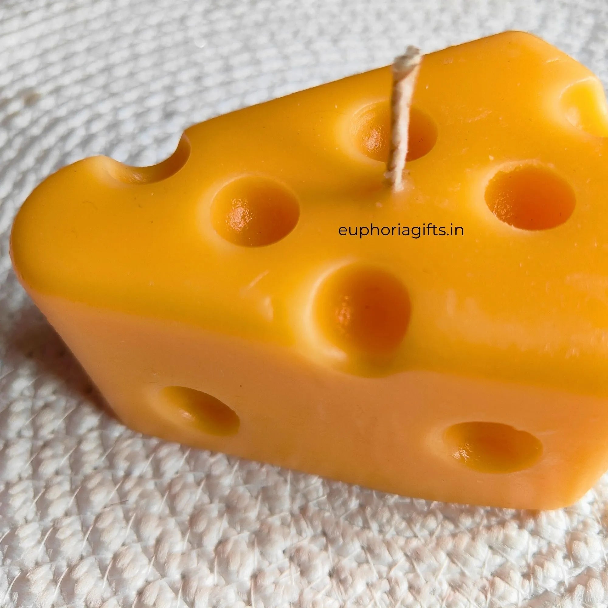 Foodie-themed candle gift for cheese lovers – EuphoriaGifts